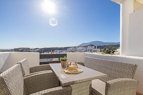 Sunset Sunshine Pool and Golf