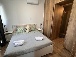 Limassol Urban Beach Retreat- 500m From the Beach