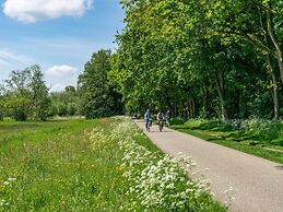 Well-maintained Chalet Near Amsterdam