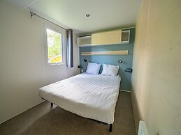 Well-maintained Chalet Near Amsterdam