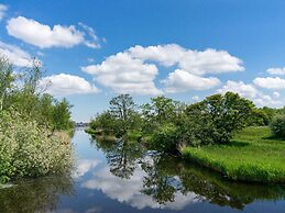 Well-maintained Chalet Near Amsterdam