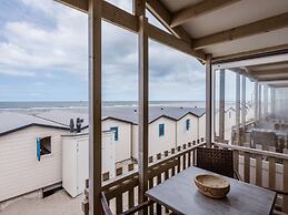 Beautifully Situated Holiday Home on the North Sea Beach of Wijk aan Z