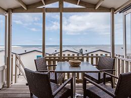 Beautifully Situated Holiday Home on the North Sea Beach of Wijk aan Z