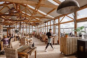 Beautifully Situated Holiday Home on the North Sea Beach of Wijk aan Z