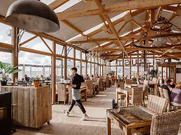 Beautifully Situated Holiday Home on the North Sea Beach of Wijk aan Z