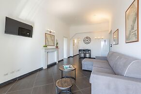 Sea View Apartment Next To Acquarium