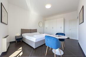 Sea View Apartment Next To Acquarium