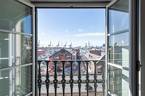 Sea View Apartment Next To Acquarium