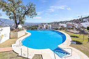 Apt Mairena Forest sea View Pool