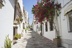 Apt Mairena Forest sea View Pool