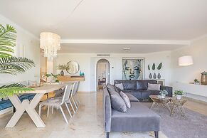 Apt Mairena Forest sea View Pool