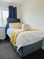 Housesleeps5-parking-garden-privateentrance