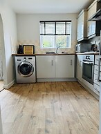 Housesleeps5-parking-garden-privateentrance