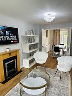 Housesleeps5-parking-garden-privateentrance