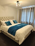 Housesleeps5-parking-garden-privateentrance