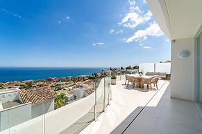 Benalmadena Luxury 4 Bed Apartment Jacuzzi