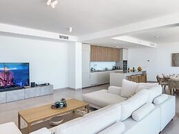 Benalmadena Luxury 4 Bed Apartment Jacuzzi