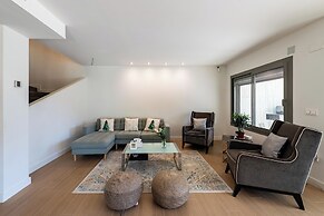 Inviting 3-bed House in Mijas