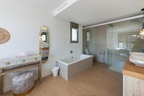 Inviting 3-bed House in Mijas