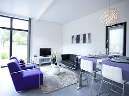 Modern Holiday Home Near the Golf Course, in a Holiday Park, Amsterdam