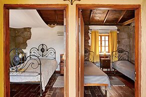 House Sleeps6-parking-garden-pool in Summer-pet