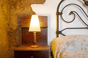 House Sleeps6-parking-garden-pool in Summer-pet