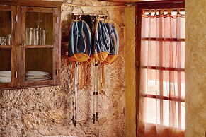 House Sleeps6-parking-garden-pool in Summer-pet