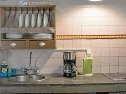 House Sleeps6-parking-garden-pool in Summer-pet