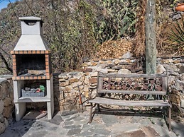 House Sleeps6-parking-garden-pool in Summer-pet