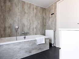 Chalet With a Bath tub