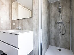 Chalet With a Bath tub