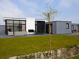 Modern Holiday Home 600 m From the sea