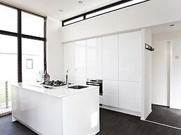 Modern Holiday Home 600 m From the sea