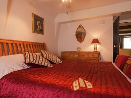 Elegant Holiday Home in Coubjours