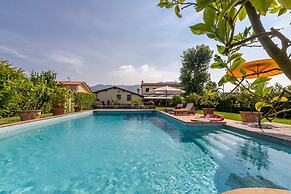Villa Pallina With Pool