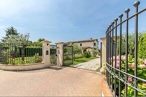 Villa Pallina With Pool