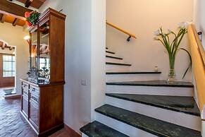 Villa Pallina With Pool