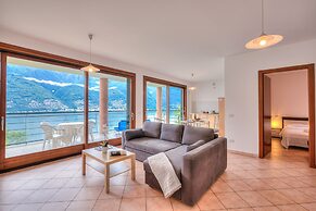 Va Pensiero sul Lago Stunning View