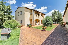 Noce Family Apt With Pool Near Volterra