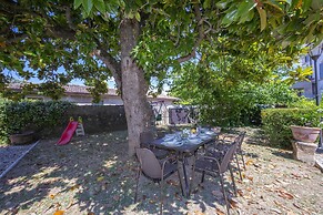 Villa Faccioli Deodara With Shared Pool