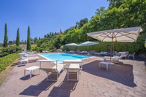 Villa Faccioli Deodara With Shared Pool