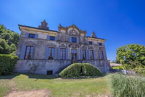 Villa Faccioli Deodara With Shared Pool