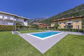 Torbole Relax Pool Balcony Apartment