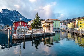 Torbole Relax Pool Balcony Apartment