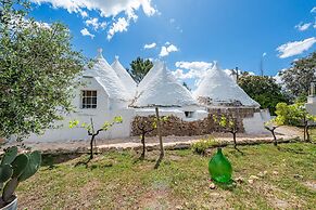 Trulli Degli Ulivi With Pool