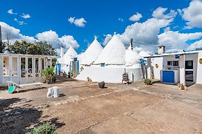 Trulli Degli Ulivi With Pool