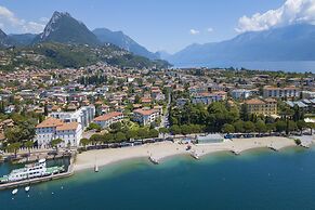 Rossella Lake View in Salo