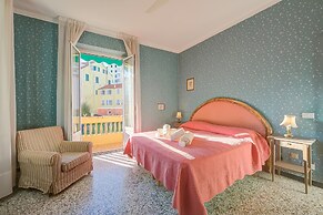 Sunrise Apartment Seaview