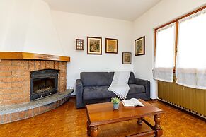 Oasi di Castelveccana Apt Pool and View