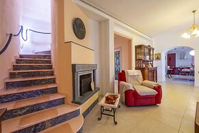 Villa Clara few km From the sea